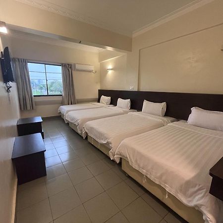 Hotel Sitiawan Buitenkant foto